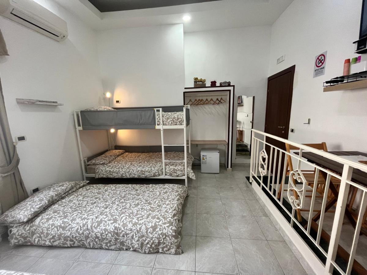 Regy Bed and Breakfast Napels Buitenkant foto