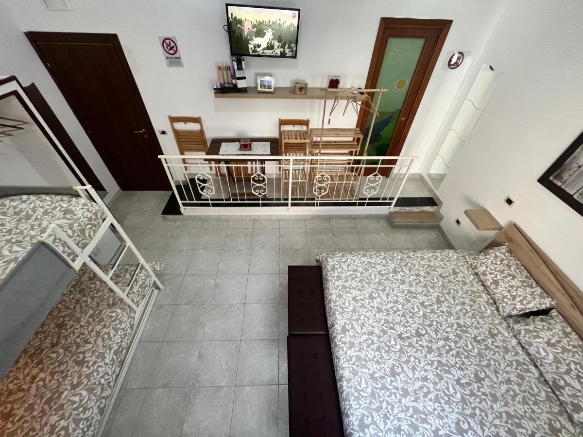 Regy Bed and Breakfast Napels Buitenkant foto